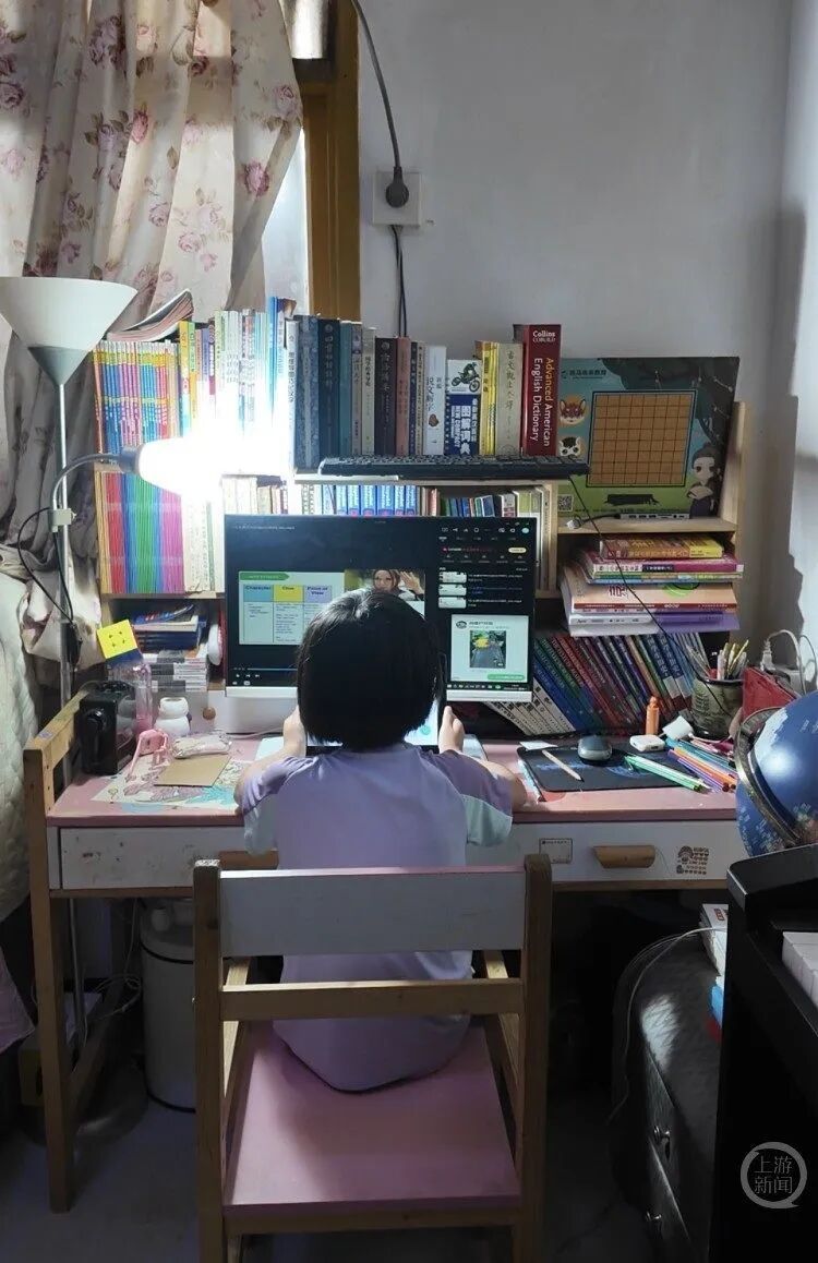 百姓记录|一瘸一拐的父亲,托举起7岁女儿对话世界的舞台 百姓记录|一瘸一拐的父亲,托举起7岁女儿对话世界的舞台