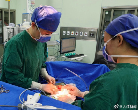 惊险!6岁男童误食12枚磁力珠致多处胃穿孔 惊险!6岁男童误食12枚磁力珠致多处胃穿孔