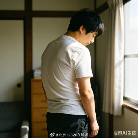 哪些站姿会损伤腰椎? 哪些站姿会损伤腰椎?