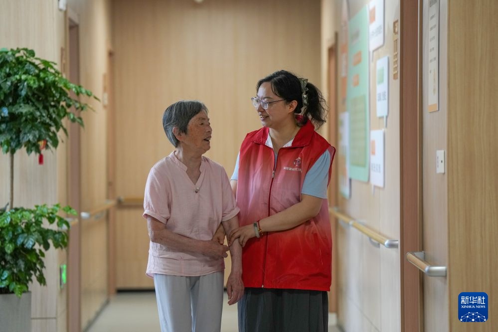 树立和践行正确政绩观丨江苏泰州:多元服务守护幸福夕阳红 树立和践行正确政绩观丨江苏泰州:多元服务守护幸福夕阳红