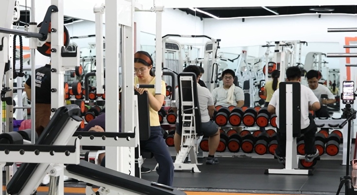 山东德州:暑期经济持续升温 准大学生迎来多重“红利” 山东德州:暑期经济持续升温 准大学生迎来多重“红利”