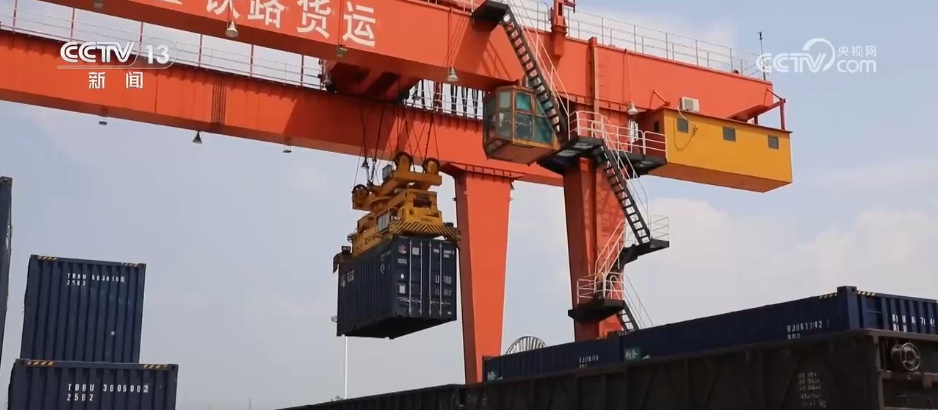 “三农”物资班列常态化开行 有效保障涉农物资高效运输 “三农”物资班列常态化开行 有效保障涉农物资高效运输