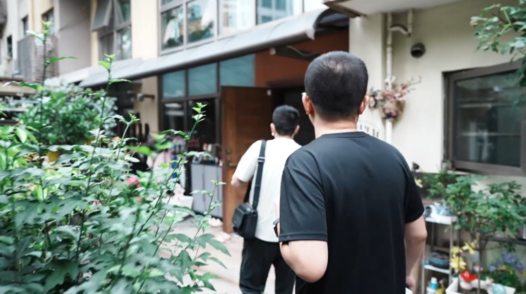 一边收租百万,一边赖账不还!一拒执“老赖”清晨在上海家中被抓! 一边收租百万,一边赖账不还!一拒执“老赖”清晨在上海家中被抓!