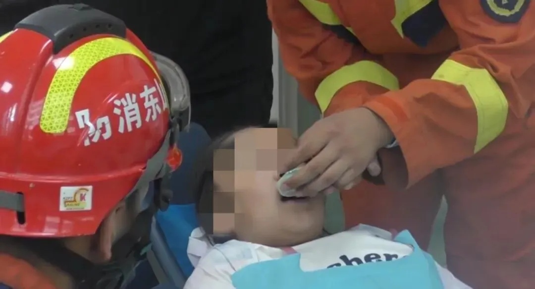 快避雷！看似小巧无害，却割下女孩嘴上一块肉！这类人最容易中招