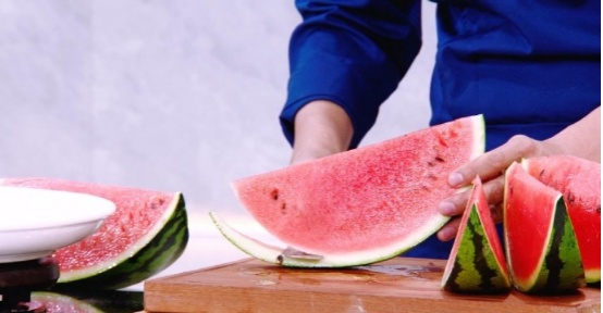 夏至后必吃的“报恩”水果,香甜多汁,尤其第2种出汗多的人要常吃 夏至后必吃的“报恩”水果,香甜多汁,尤其第2种出汗多的人要常吃