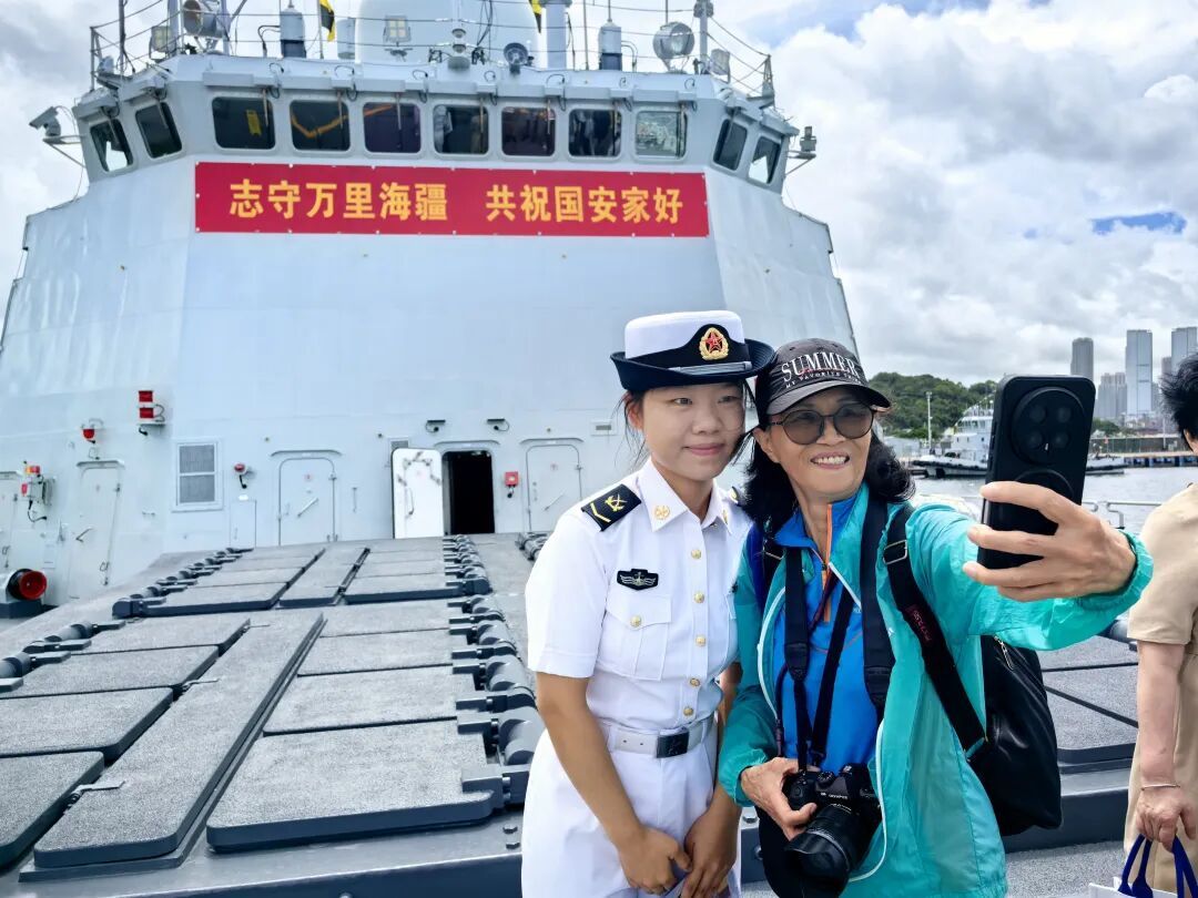 “海军答应人民的事情,每一件都做到了,我们答应海军的事情,怎么能爽约呢” “海军答应人民的事情,每一件都做到了,我们答应海军的事情,怎么能爽约呢”