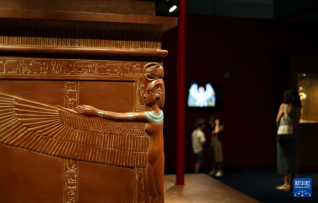 埃及法老图坦卡蒙展在巴黎举行