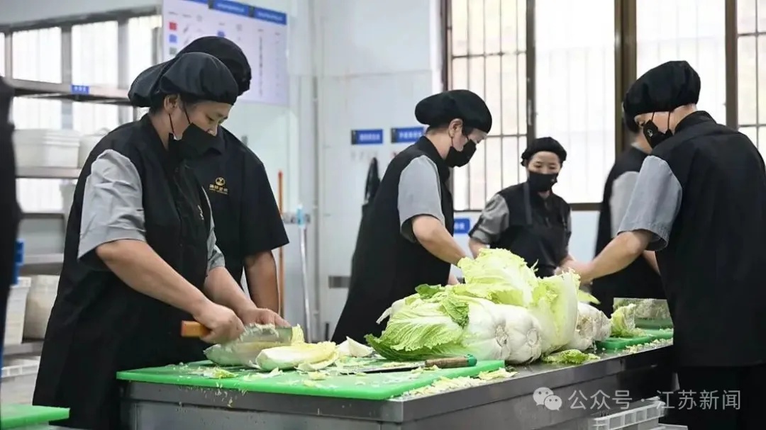 土豆白菜征战“苏超”？