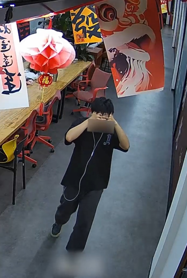 “捂脸就安全”?男子行窃全程遮面,民警7小时速破案 “捂脸就安全”?男子行窃全程遮面,民警7小时速破案
