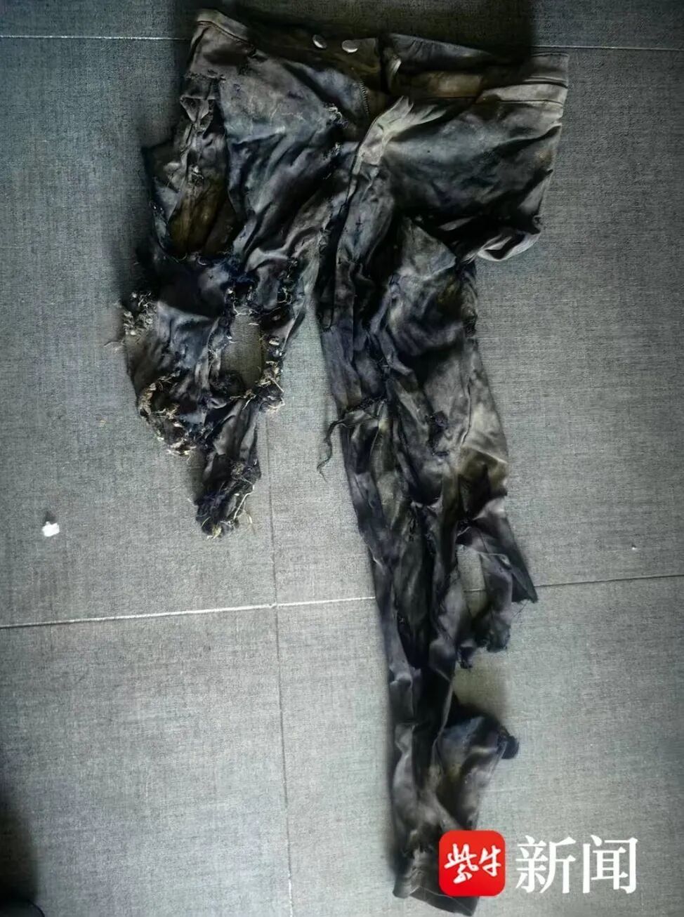 新疆遭泥石流卷走的苏州母子被找到,均已无生命体征 新疆遭泥石流卷走的苏州母子被找到,均已无生命体征