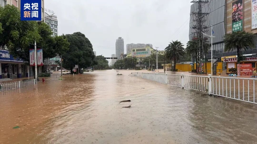 六预警齐发!这些地方有大暴雨、特大暴雨、10级以上雷暴大风 六预警齐发!这些地方有大暴雨、特大暴雨、10级以上雷暴大风