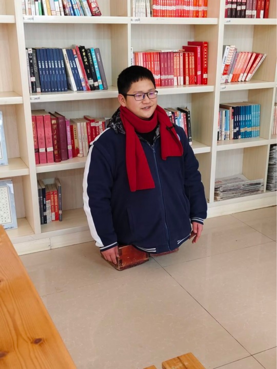 “板凳男孩”要上大学了,高校两次喊话…… “板凳男孩”要上大学了,高校两次喊话……