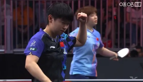 孙颖莎,冠军!WTT美国大满贯女单决赛,孙颖莎4-3战胜队友蒯曼,国乒包揽女单冠亚军 孙颖莎,冠军!WTT美国大满贯女单决赛,孙颖莎4-3战胜队友蒯曼,国乒包揽女单冠亚军