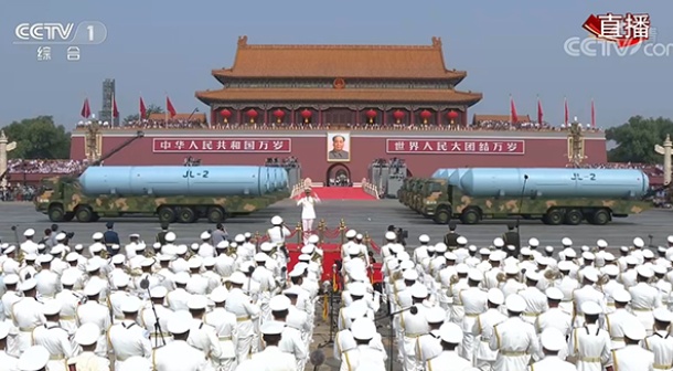 中国首次成功向太平洋发射潜射战略导弹，释放何种重要信号？