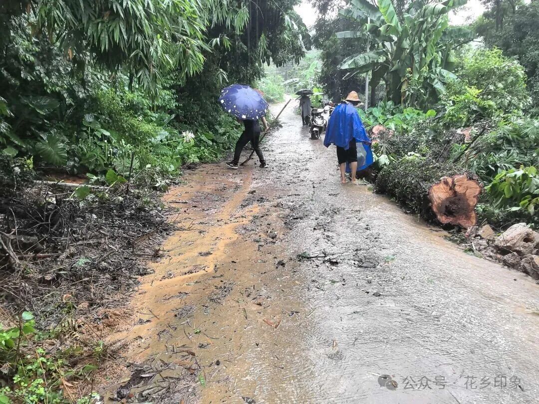 南宁警备区火速集结民兵，奔赴横州抢险救援
