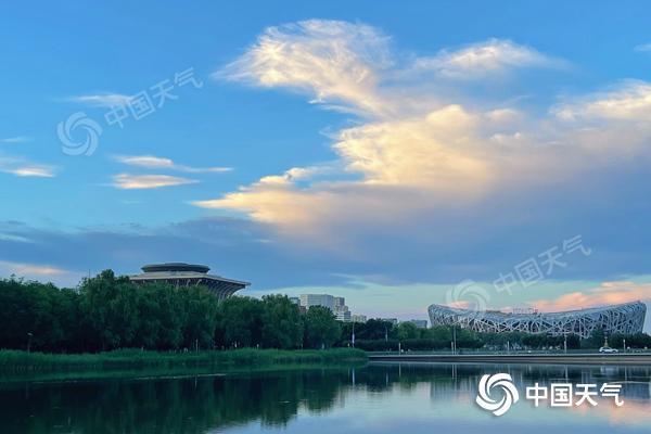 未来三天北京云量较多雷雨频繁 炎热持续今天最高温33℃ 未来三天北京云量较多雷雨频繁 炎热持续今天最高温33℃