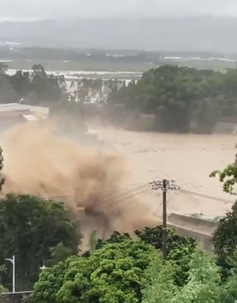广西一地4个水库发生险情,危及下游众多群众!当地紧急开展抢险救援、群众转移工作→ 广西一地4个水库发生险情,危及下游众多群众!当地紧急开展抢险救援、群众转移工作→