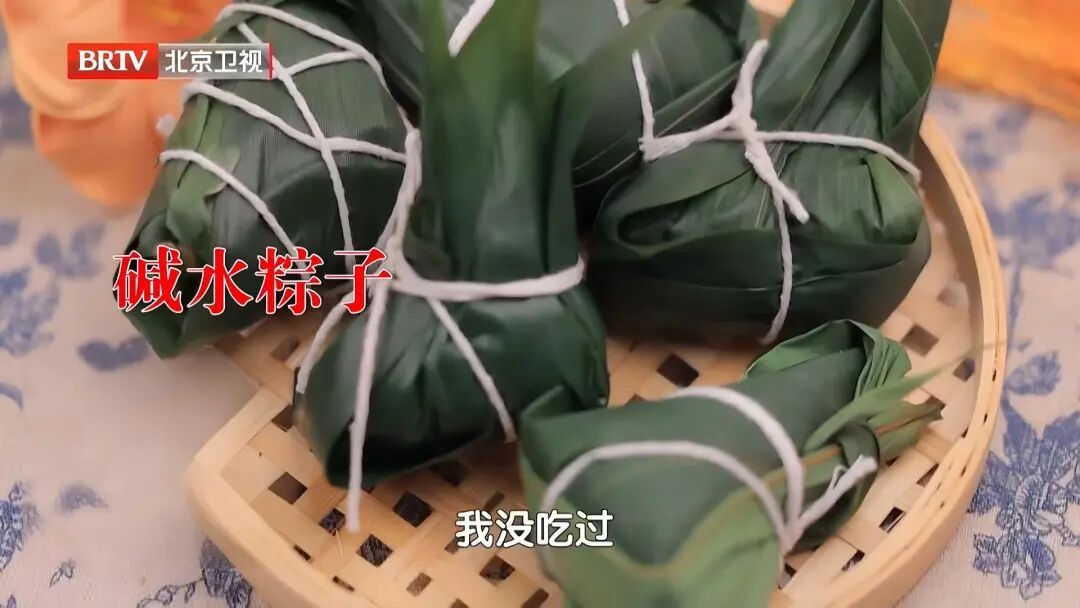 93岁夫妻的“长寿秘诀”公开!3件小事坚持做,眼不花、手不抖,身体堪比70岁 93岁夫妻的“长寿秘诀”公开!3件小事坚持做,眼不花、手不抖,身体堪比70岁