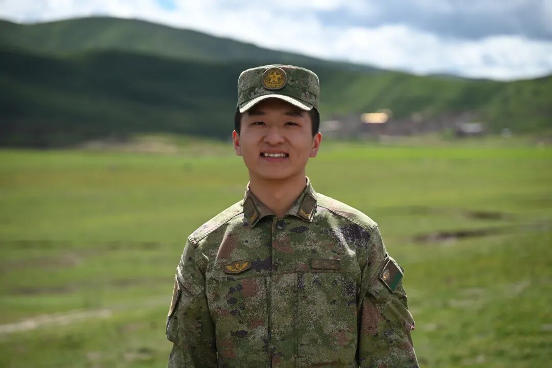 湖南小伙黄以宁，军考703.1分，位列西部战区陆军第一名！