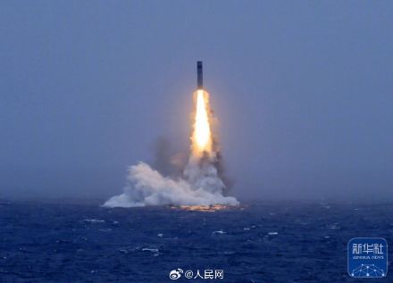 骄傲转发!潜射战略导弹发射升空画面 骄傲转发!潜射战略导弹发射升空画面