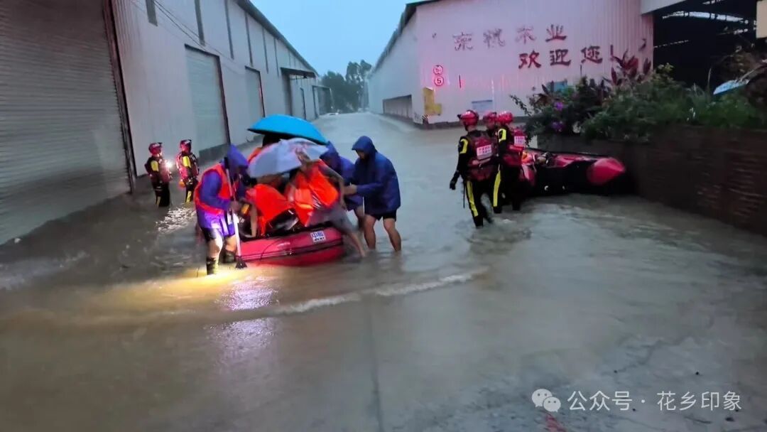 南宁警备区火速集结民兵，奔赴横州抢险救援
