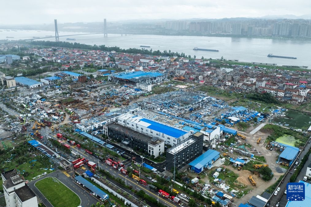 湖北黄冈遭遇罕见龙卷风灾害 多方全力抢险救灾 湖北黄冈遭遇罕见龙卷风灾害 多方全力抢险救灾