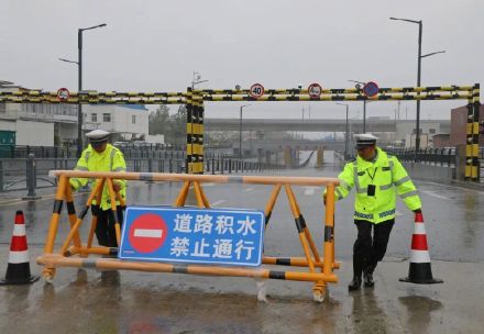 江苏连云港出现道路积水 江苏连云港出现道路积水