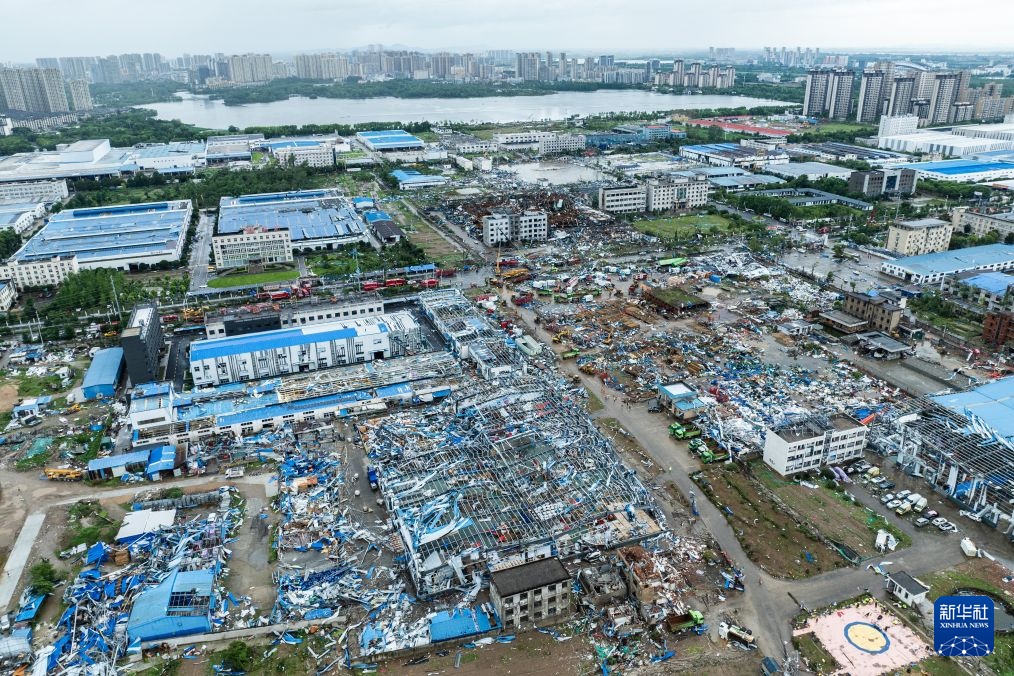 湖北黄冈遭遇罕见龙卷风灾害 多方全力抢险救灾 湖北黄冈遭遇罕见龙卷风灾害 多方全力抢险救灾