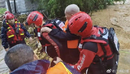 广西一敬老院遭洪水围困，26人全获救