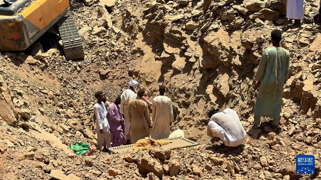 苏丹北部一金矿坍塌致15人死亡
