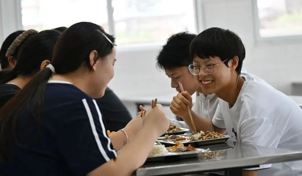 视力仅0.04却考出781.8分！郑昊晨（15岁），已被录取