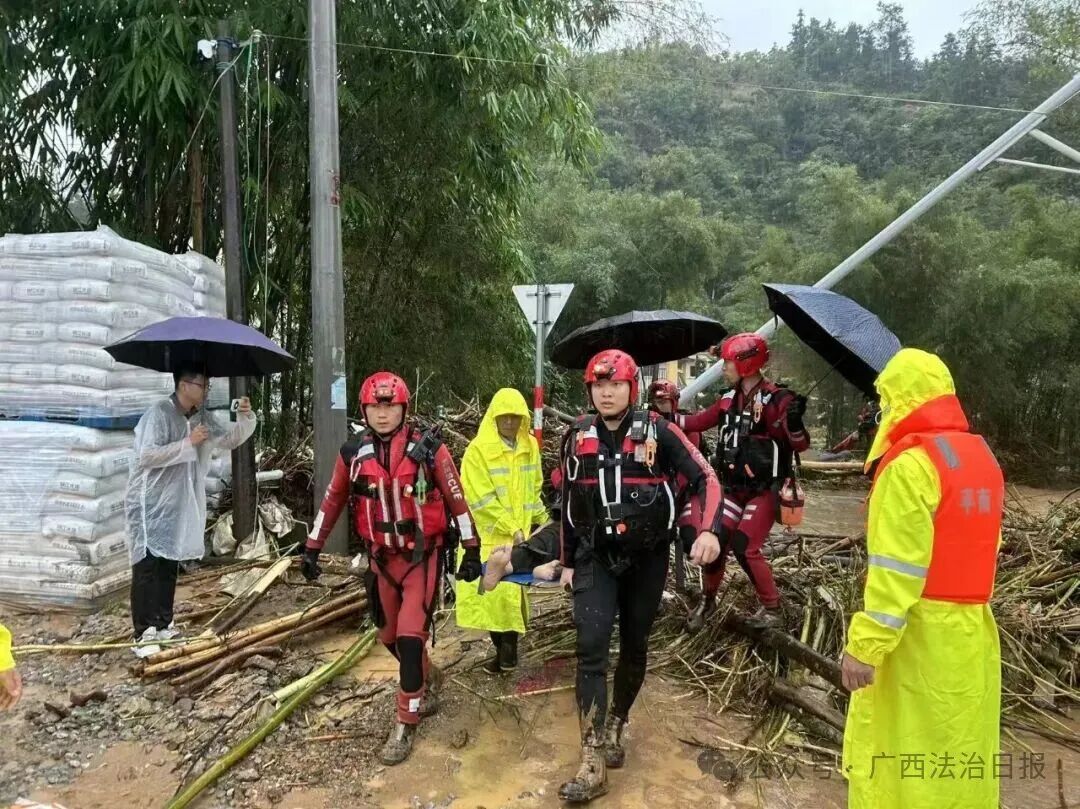 闻汛而动!广西公安全力抗洪救灾 闻汛而动!广西公安全力抗洪救灾