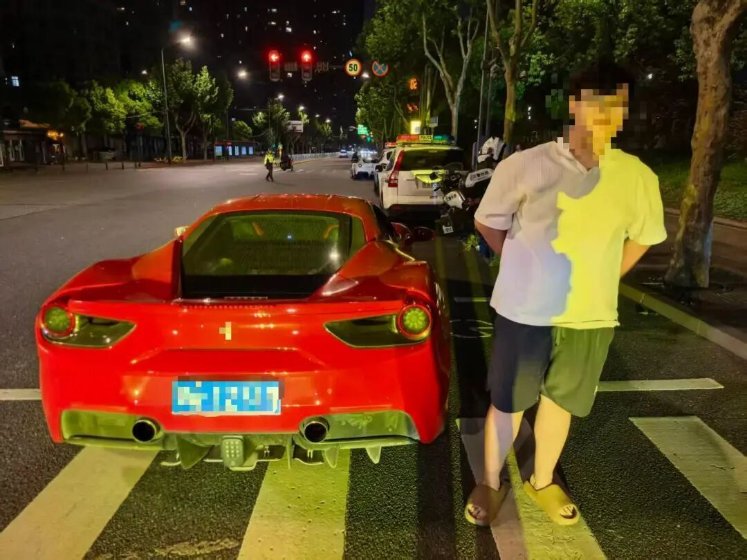深夜炸街耍帅?武汉交警:全员拿下! 深夜炸街耍帅?武汉交警:全员拿下!