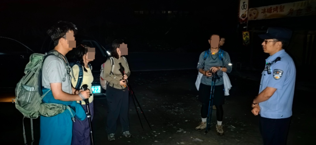 “驴友”无视规定非法徒步!大熊猫国家公园卧龙片区2天劝返156人 “驴友”无视规定非法徒步!大熊猫国家公园卧龙片区2天劝返156人