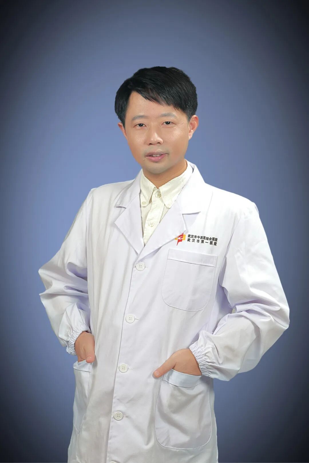 班车上,妇产科医生的动作被拍下!感动无数网友 班车上,妇产科医生的动作被拍下!感动无数网友