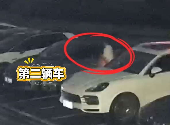 小偷:反铐我手痛...民警:伸手时怎么不想想后果! 小偷:反铐我手痛...民警:伸手时怎么不想想后果!