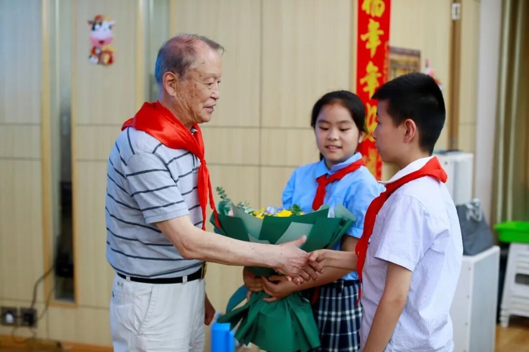 擦亮“战鹰之眼”!他推动中国雷达跨越两座高峰 擦亮“战鹰之眼”!他推动中国雷达跨越两座高峰