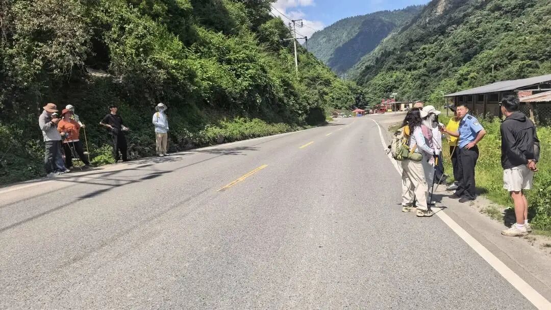 “驴友”无视规定非法徒步!大熊猫国家公园卧龙片区2天劝返156人 “驴友”无视规定非法徒步!大熊猫国家公园卧龙片区2天劝返156人