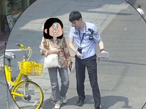 阿姨急着买5万购物卡,民警苦劝2公里反遭嫌,直到一句“我请您吃面”,画风突变…… 阿姨急着买5万购物卡,民警苦劝2公里反遭嫌,直到一句“我请您吃面”,画风突变……