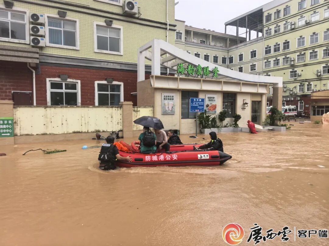 14个小时,转移151名被困群众 14个小时,转移151名被困群众