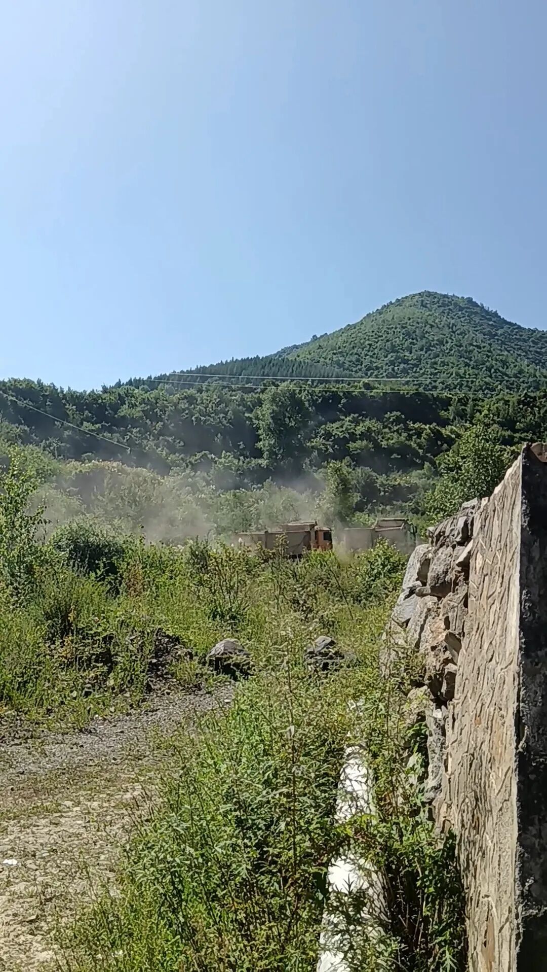 甘肃陇南山体滑坡21人遇难,一载着工人进山的女司机因停车躲过一劫 甘肃陇南山体滑坡21人遇难,一载着工人进山的女司机因停车躲过一劫