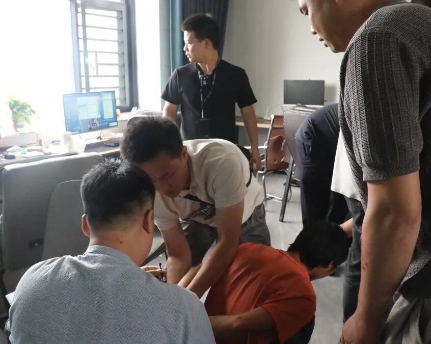 抓获27人!龙山公安捣毁一诈骗窝点 抓获27人!龙山公安捣毁一诈骗窝点