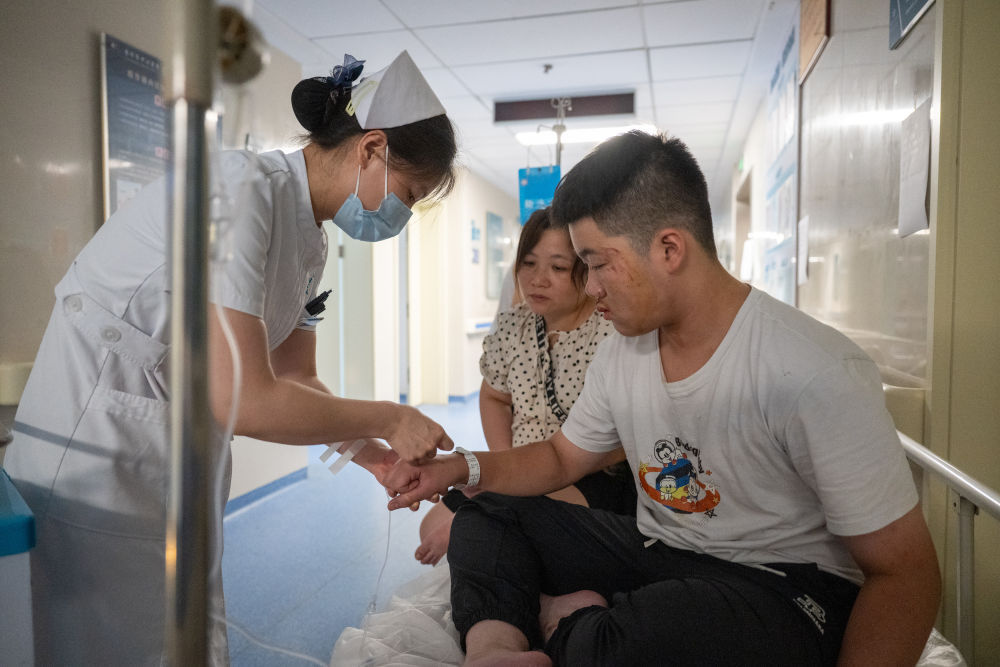 快速响应 众志成城——湖北黄冈龙卷风灾害救援安置一线直击 快速响应 众志成城——湖北黄冈龙卷风灾害救援安置一线直击