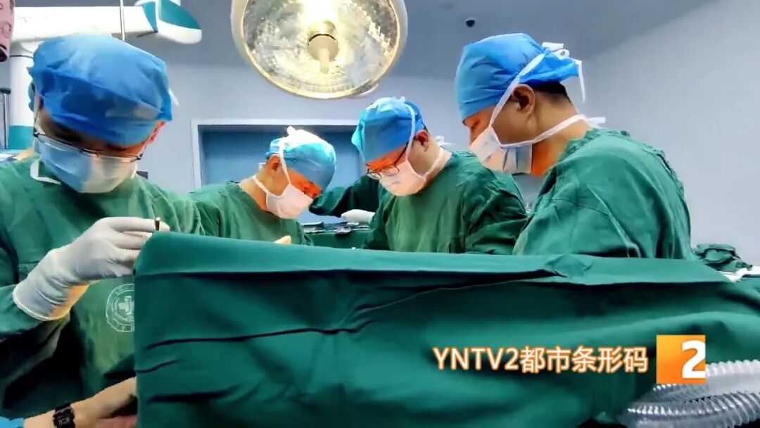 被误会怀孕三年!云南24岁女子腹部隆起比篮球还大,手术取出15公斤巨大囊肿 被误会怀孕三年!云南24岁女子腹部隆起比篮球还大,手术取出15公斤巨大囊肿