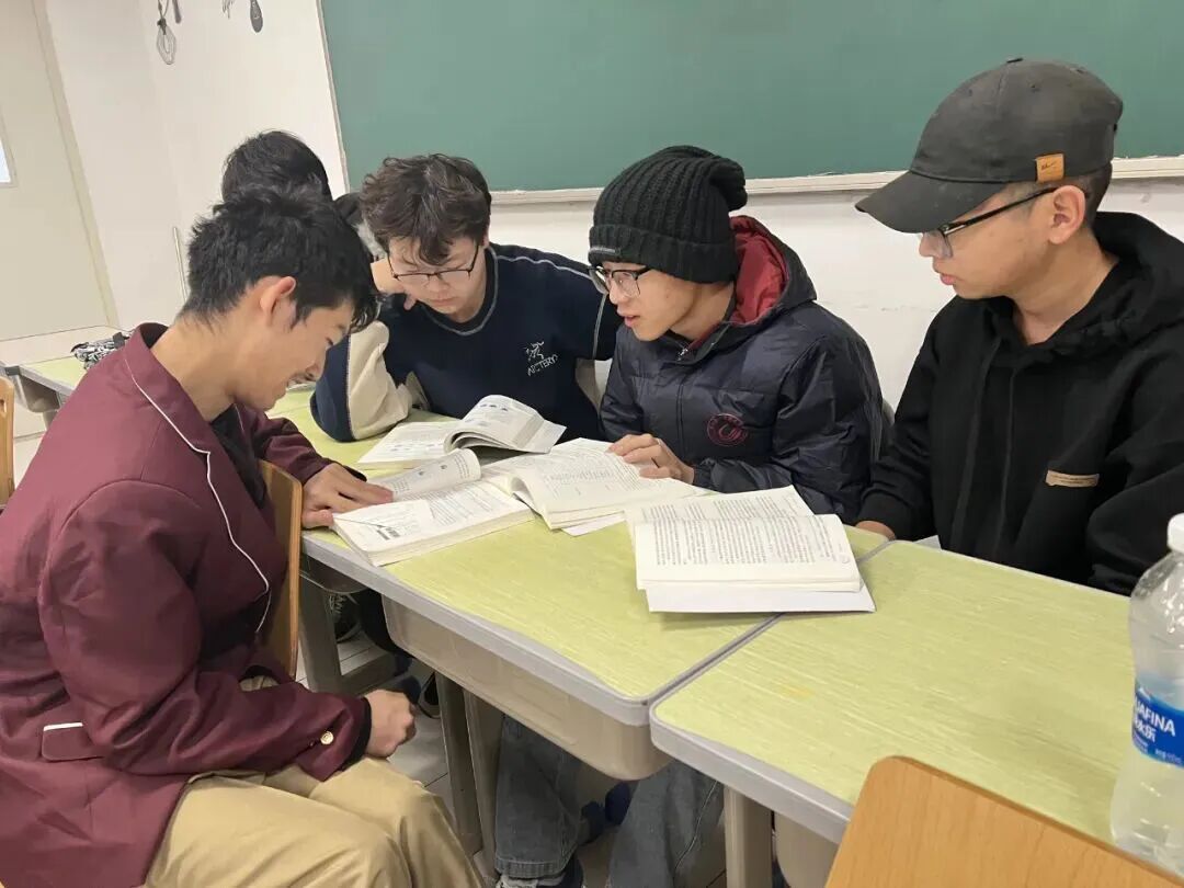 励志!河北这个不服输的脑瘫男孩,毕业了 励志!河北这个不服输的脑瘫男孩,毕业了