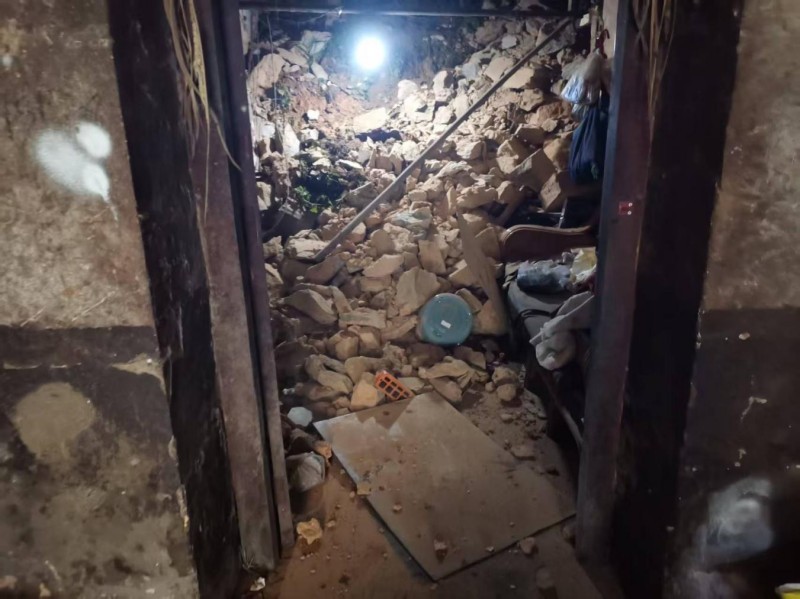 云南元阳大坪乡遭遇强降雨 300人安全转移 云南元阳大坪乡遭遇强降雨 300人安全转移