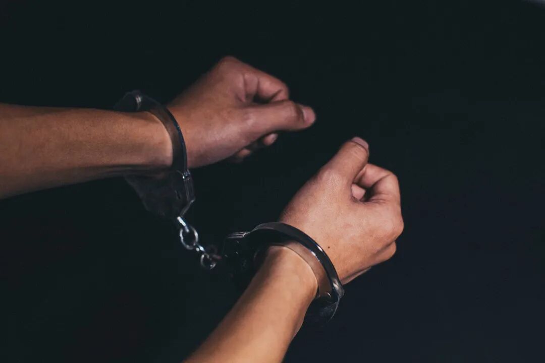 5块钱的手机壳,骗了237万!这波“生意经”把自己送进去了…… 5块钱的手机壳,骗了237万!这波“生意经”把自己送进去了……