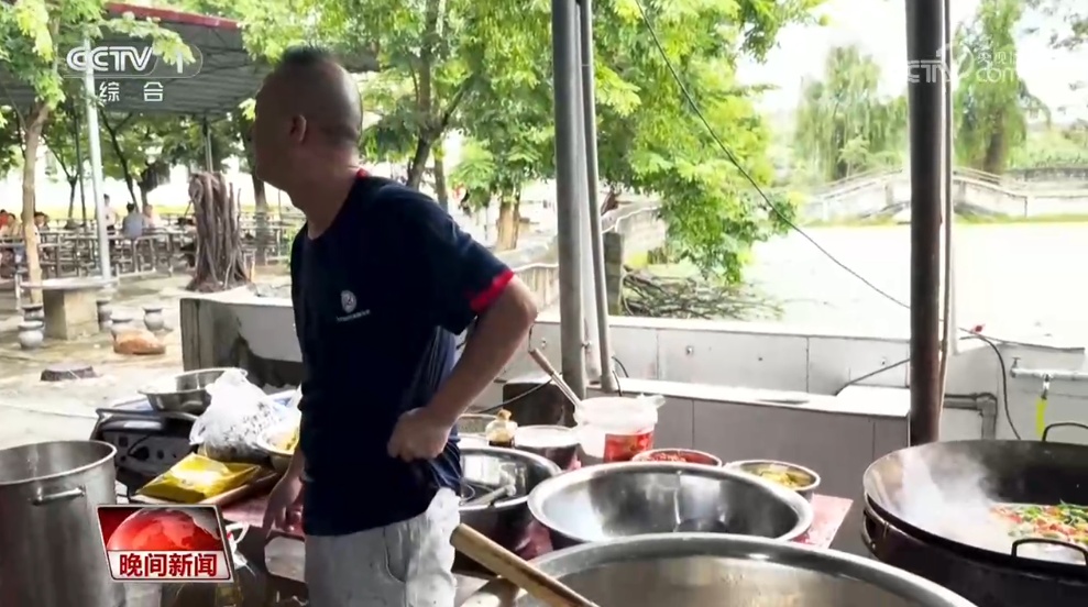 党旗在基层一线高高飘扬丨全力挺进抗洪救灾一线 党旗在基层一线高高飘扬丨全力挺进抗洪救灾一线