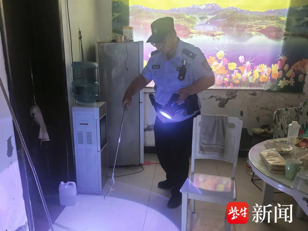 家中惊现“不速之客” 民警辅警及时出手化险为夷 家中惊现“不速之客” 民警辅警及时出手化险为夷