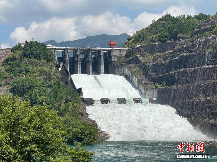 “巴威”直扑浙闽沿海 浙江部分江河水位或将超警 “巴威”直扑浙闽沿海 浙江部分江河水位或将超警